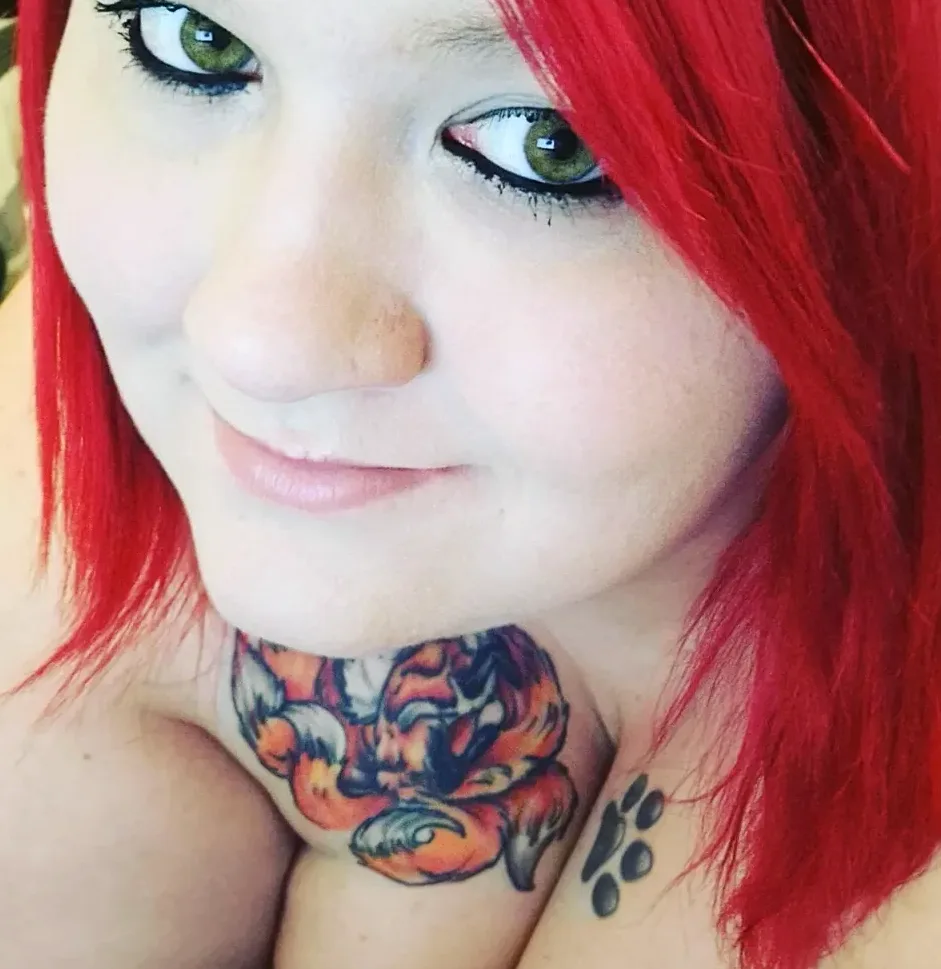 Amina, 32