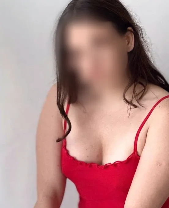 Leena, 28
