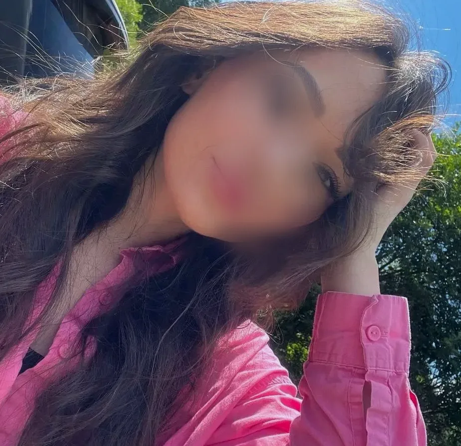 Leyla, 25