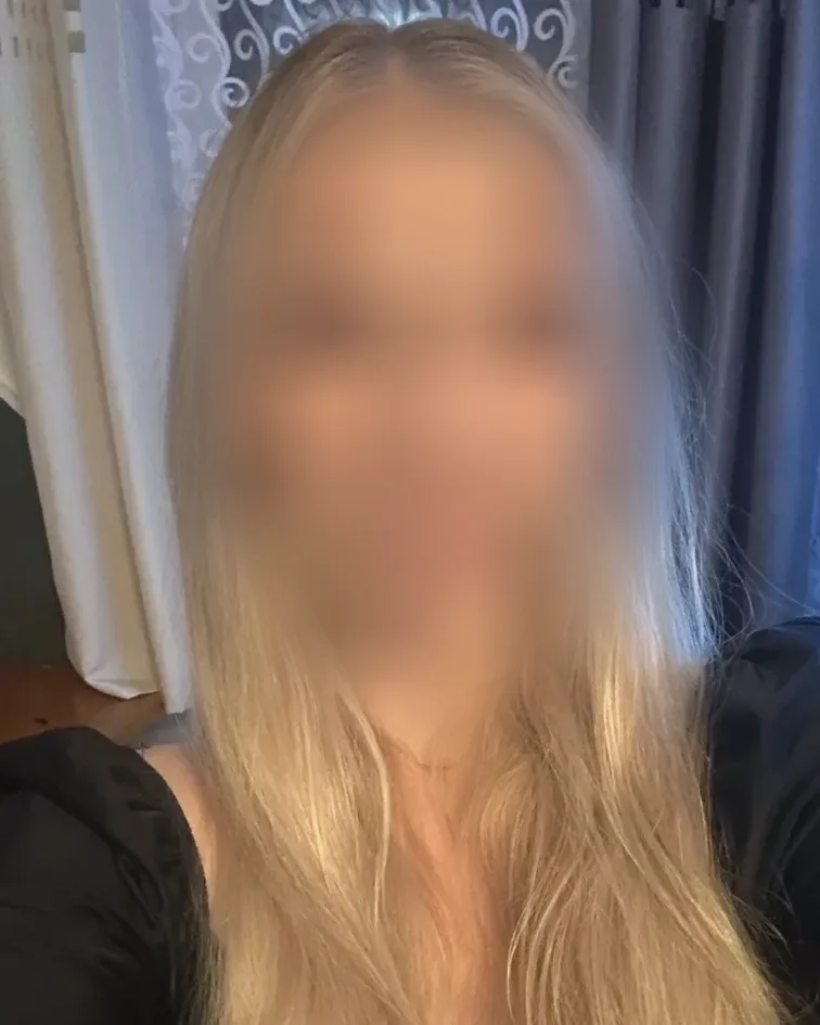 Nathalie, 26