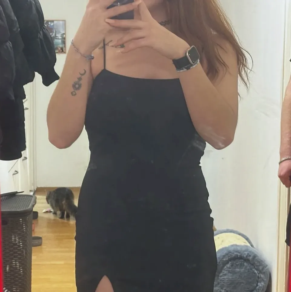 Sara, 24